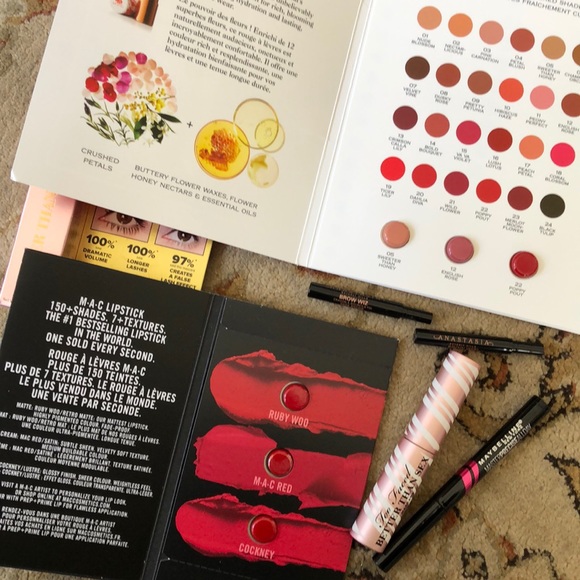 Makeup Bundle - Picture 2 of 2